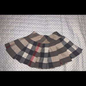 Burberry pleated skirt